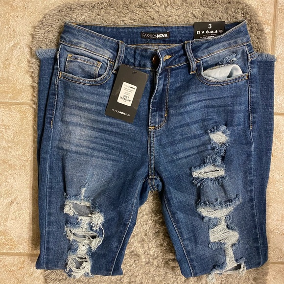 Fashion Nova Jeans - Picture 8 of 9